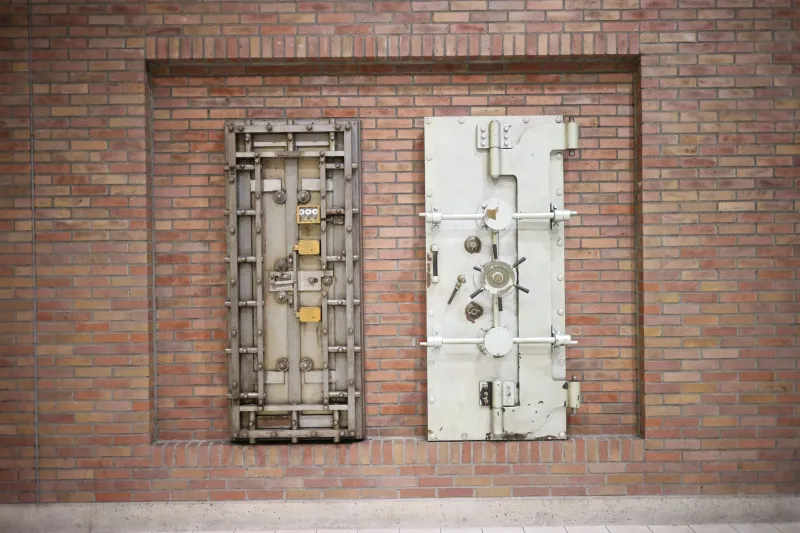 When the Platform Fails: How Sophisticated Players Safeguard Capital Against Sudden Withdrawal Restrictions